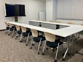 玉川テクノセンターの会議室