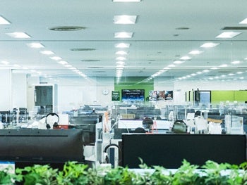 本社内執務室