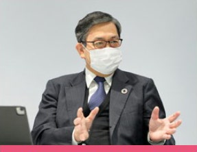 荒井 勝氏