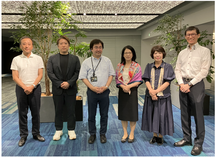 写真左からNEC CDO吉崎、山本氏、板倉氏、永井氏、古谷氏、NECデジタルトラスト推進統括部 島村