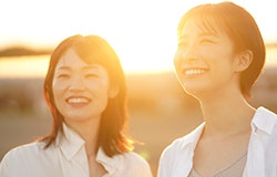 イメージ写真：絆のビアガーデン　〜夕日とクラフトビールが運ぶ世代の架け橋～