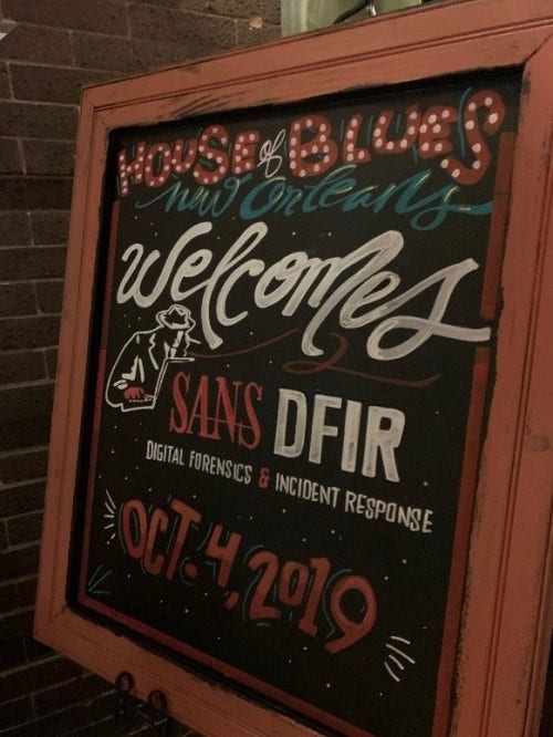 夜はSANS DFIRのパーティがあり、海外のセキュリティエンジニアたちと交流して楽しみました。