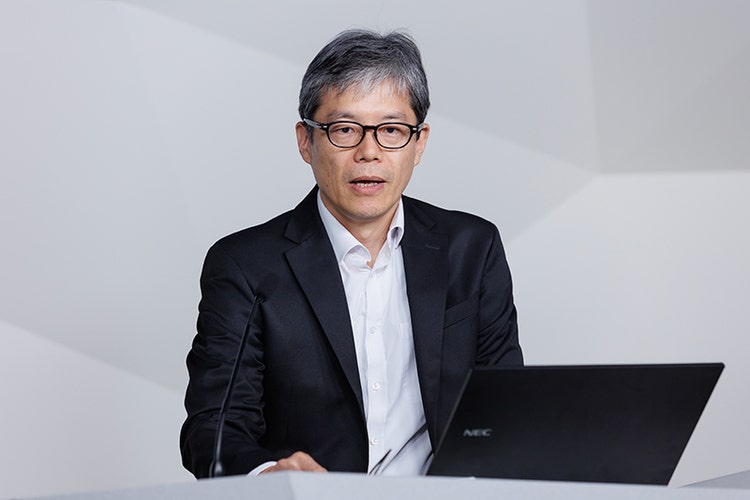 写真：上村 昌博氏
